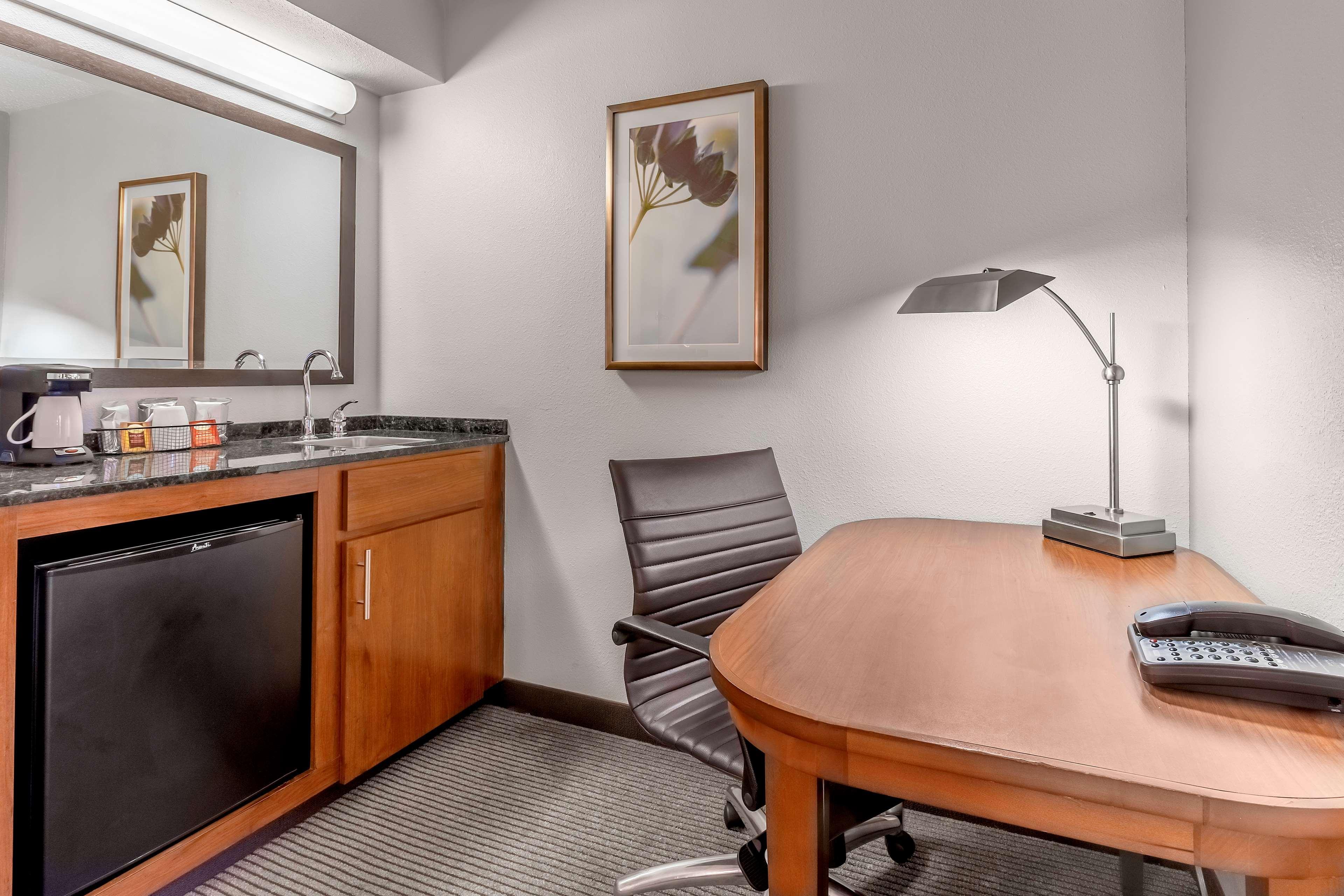 Hyatt Place Charlotte Airport Billy Graham Parkway Bagian luar foto