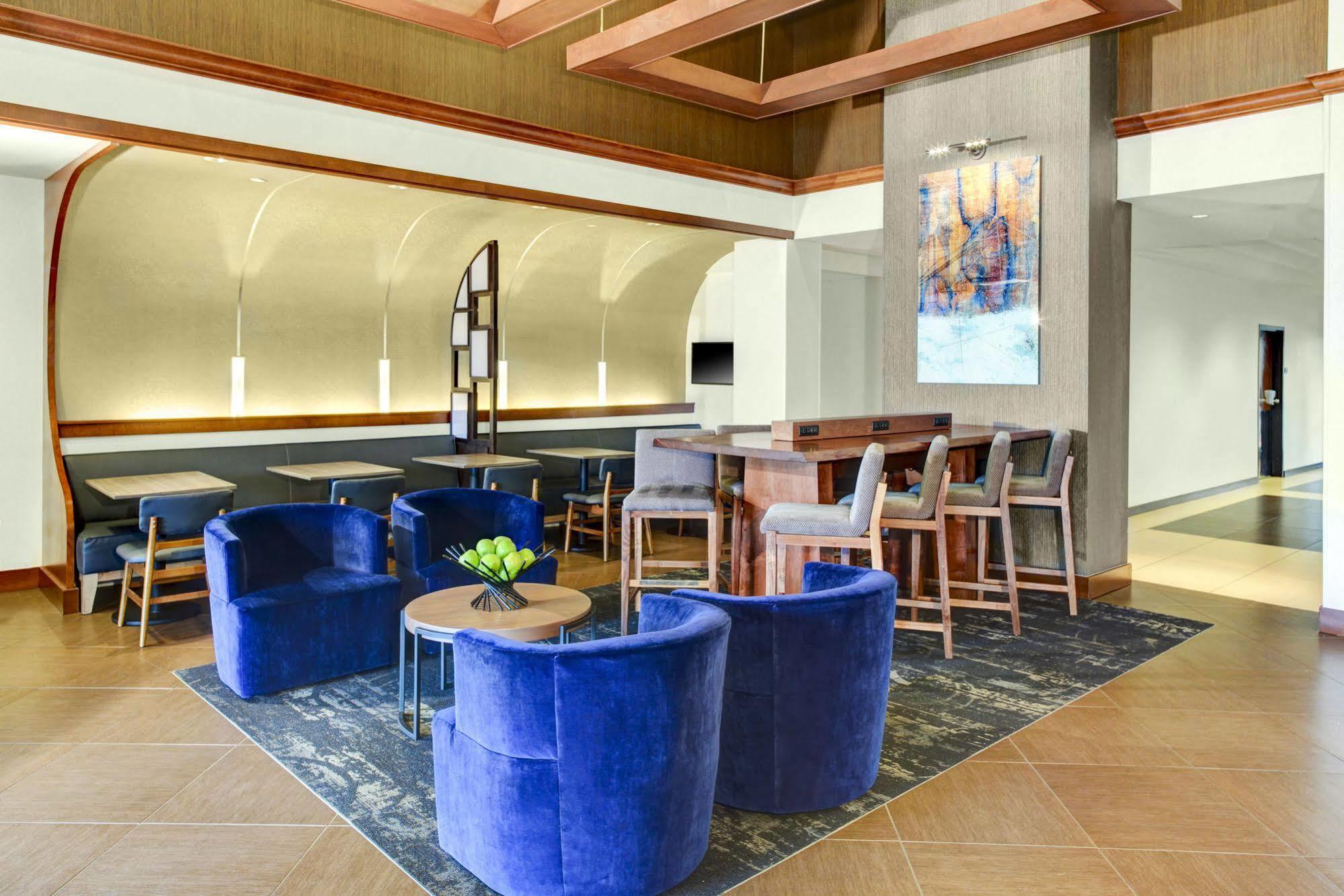 Hyatt Place Charlotte Airport Billy Graham Parkway Bagian luar foto